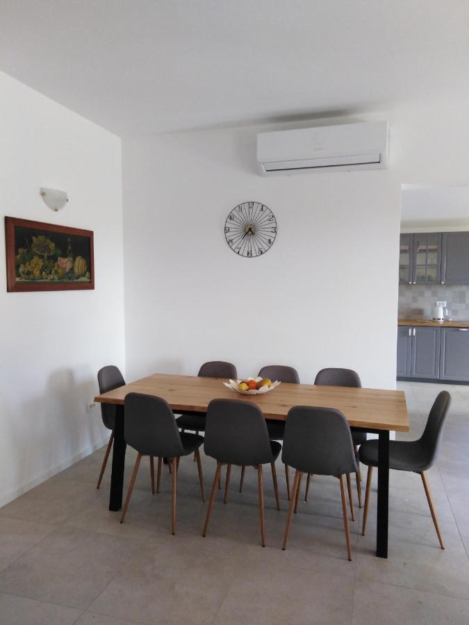 Vila Dubravka - Schoen Und Komfortabel Inmitten Von Olivenbaeumen Und Weinbergen Mit Whirlpool Valtura Eksteriør bilde