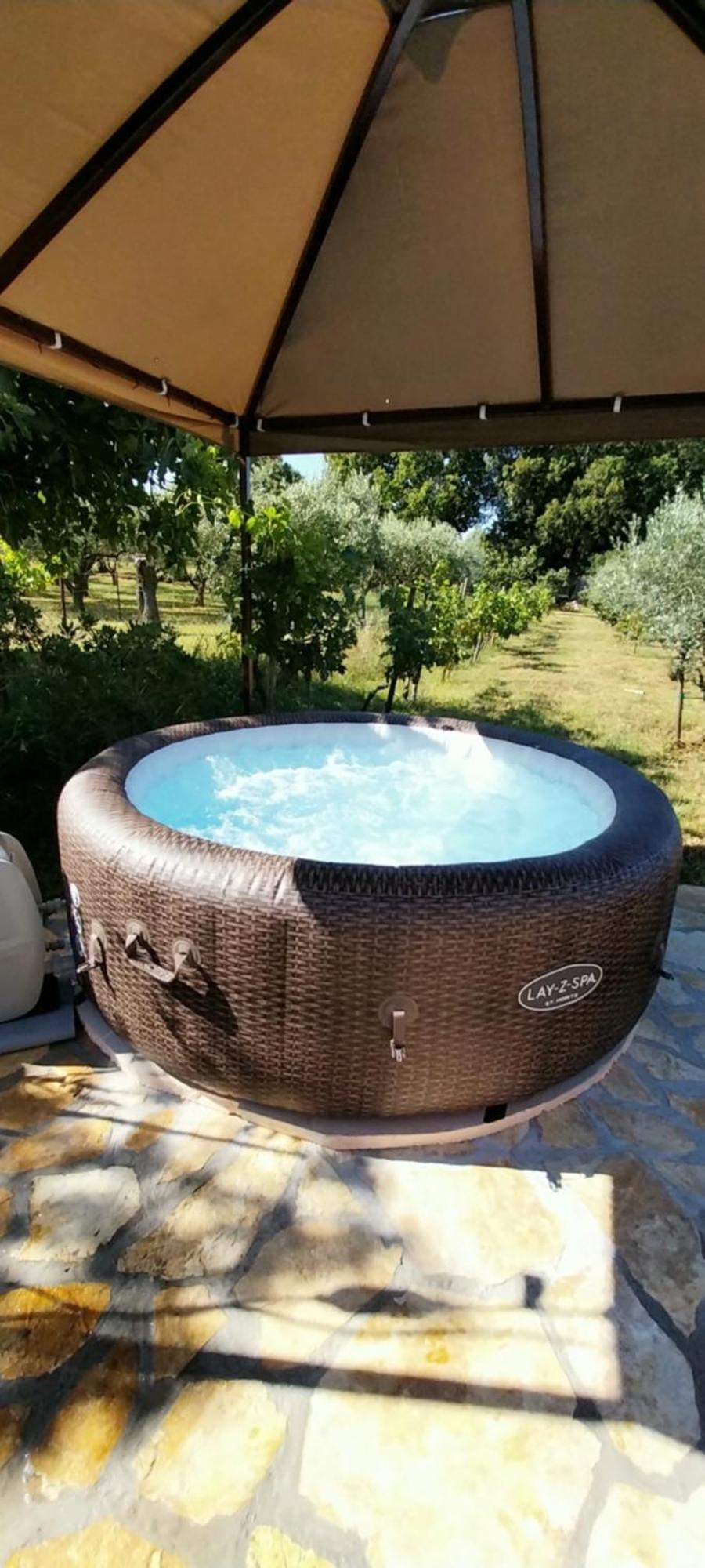 Vila Dubravka - Schoen Und Komfortabel Inmitten Von Olivenbaeumen Und Weinbergen Mit Whirlpool Valtura Eksteriør bilde