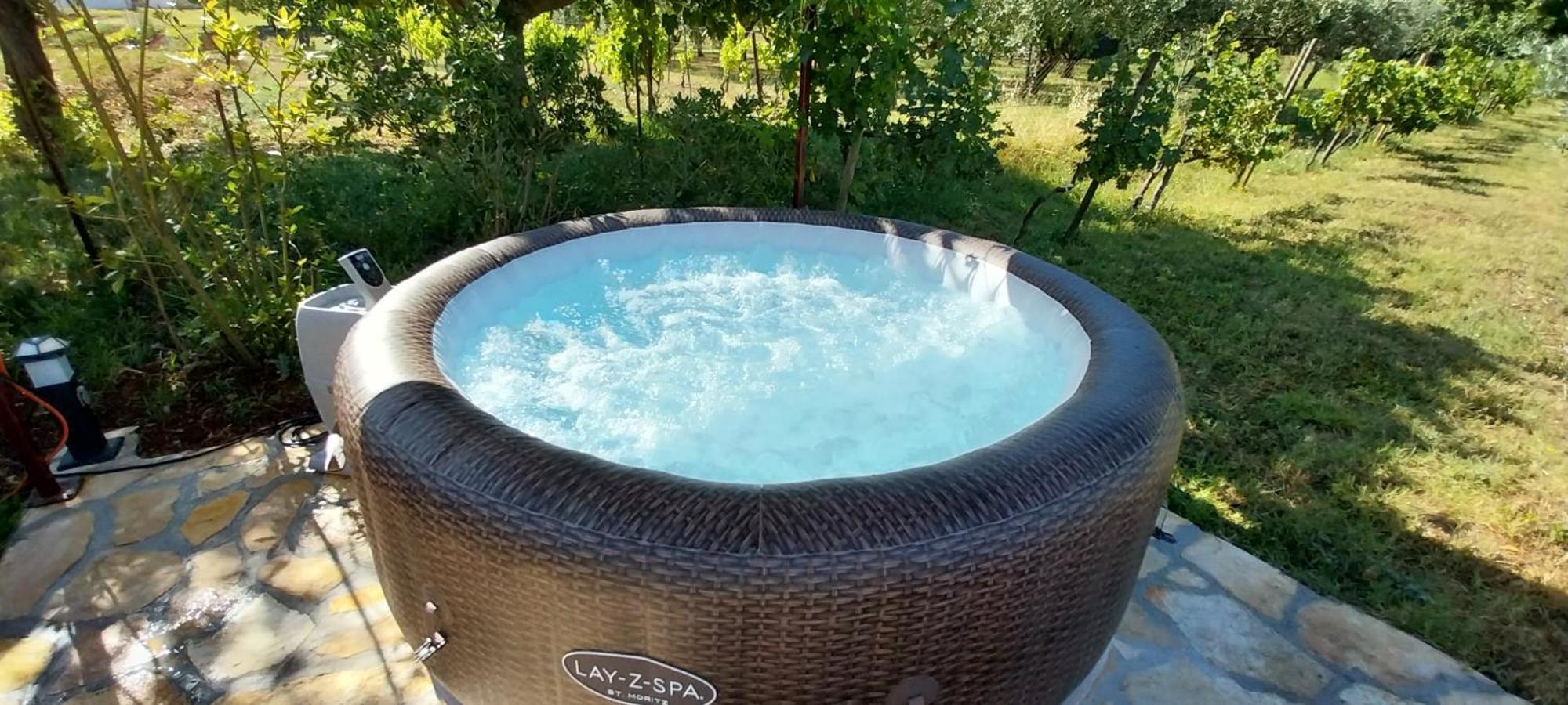 Vila Dubravka - Schoen Und Komfortabel Inmitten Von Olivenbaeumen Und Weinbergen Mit Whirlpool Valtura Eksteriør bilde